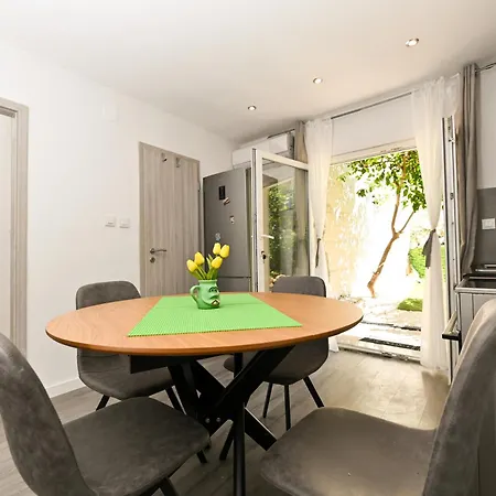 New, Close To The With Terrace, Grill, Parking, 2-rooms Daire