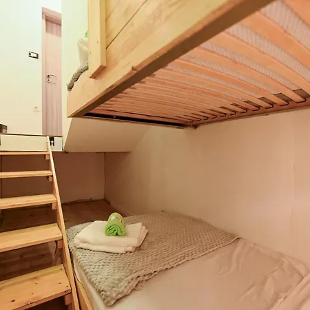 Daire New, Close To The With Terrace, Grill, Parking, 2-rooms Trogir