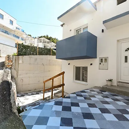 New, Close To The With Terrace, Grill, Parking, 2-rooms Trogir