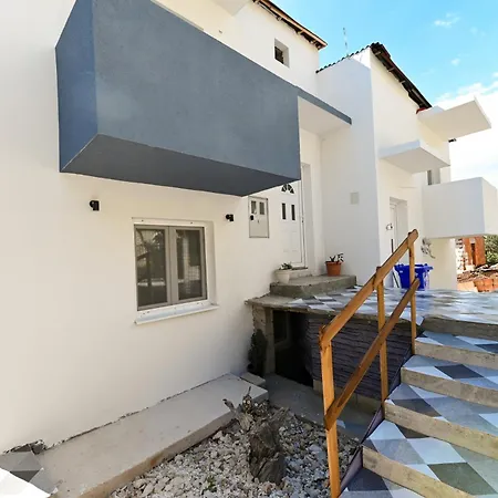 Daire New, Close To The With Terrace, Grill, Parking, 2-rooms
