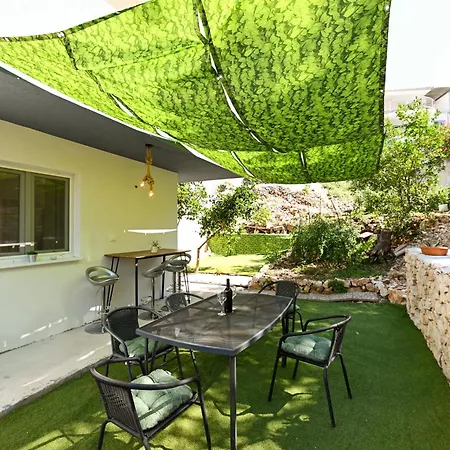 Daire New, Close To The With Terrace, Grill, Parking, 2-rooms *
