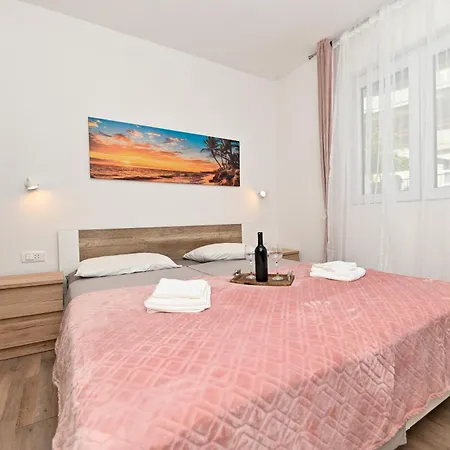 New, Close To The With Terrace, Grill, Parking, 2-rooms Daire Trogir