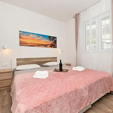 Daire New, Close To The With Terrace, Grill, Parking, 2-rooms